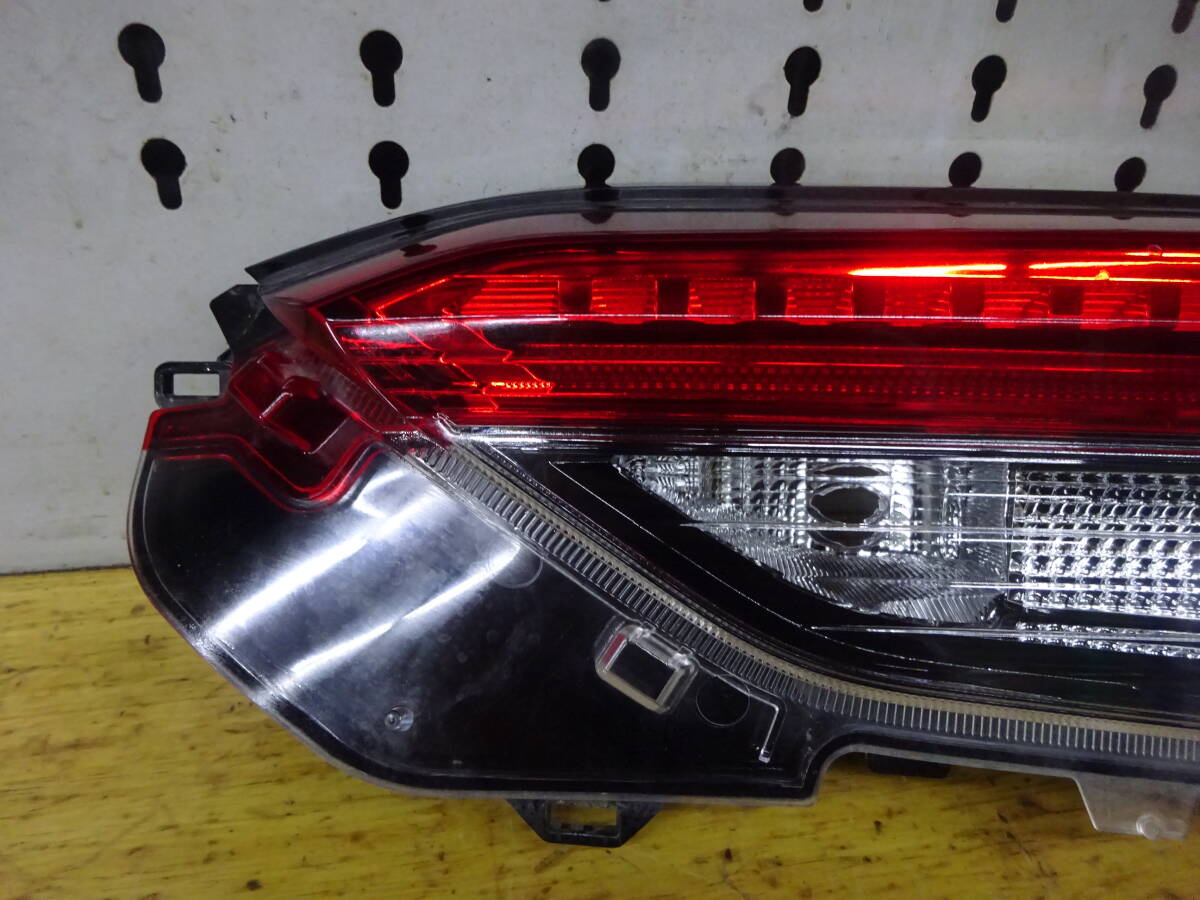 Toyota RAV4 50 Series Right Inner Tail Light 81580-42150 image 2