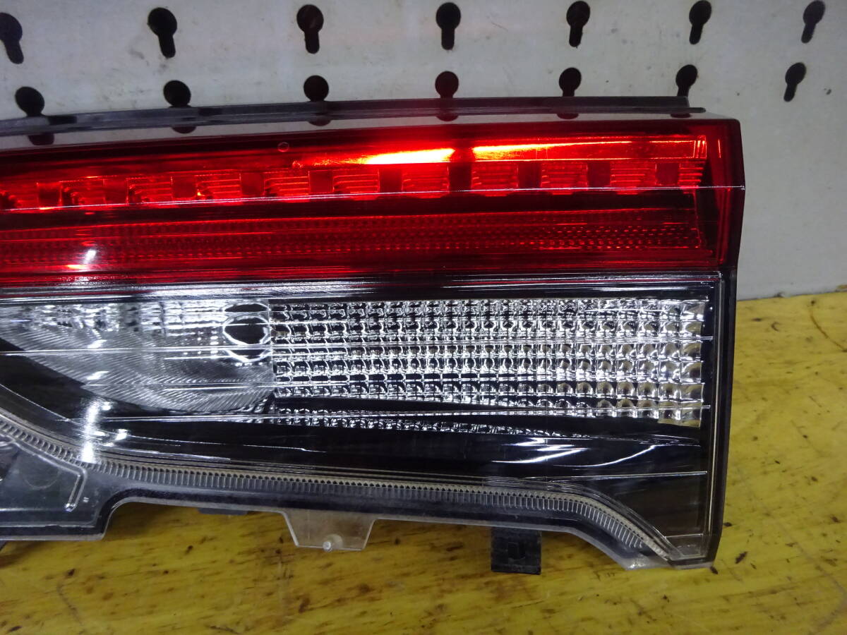 Toyota RAV4 50 Series Right Inner Tail Light 81580-42150 image 3