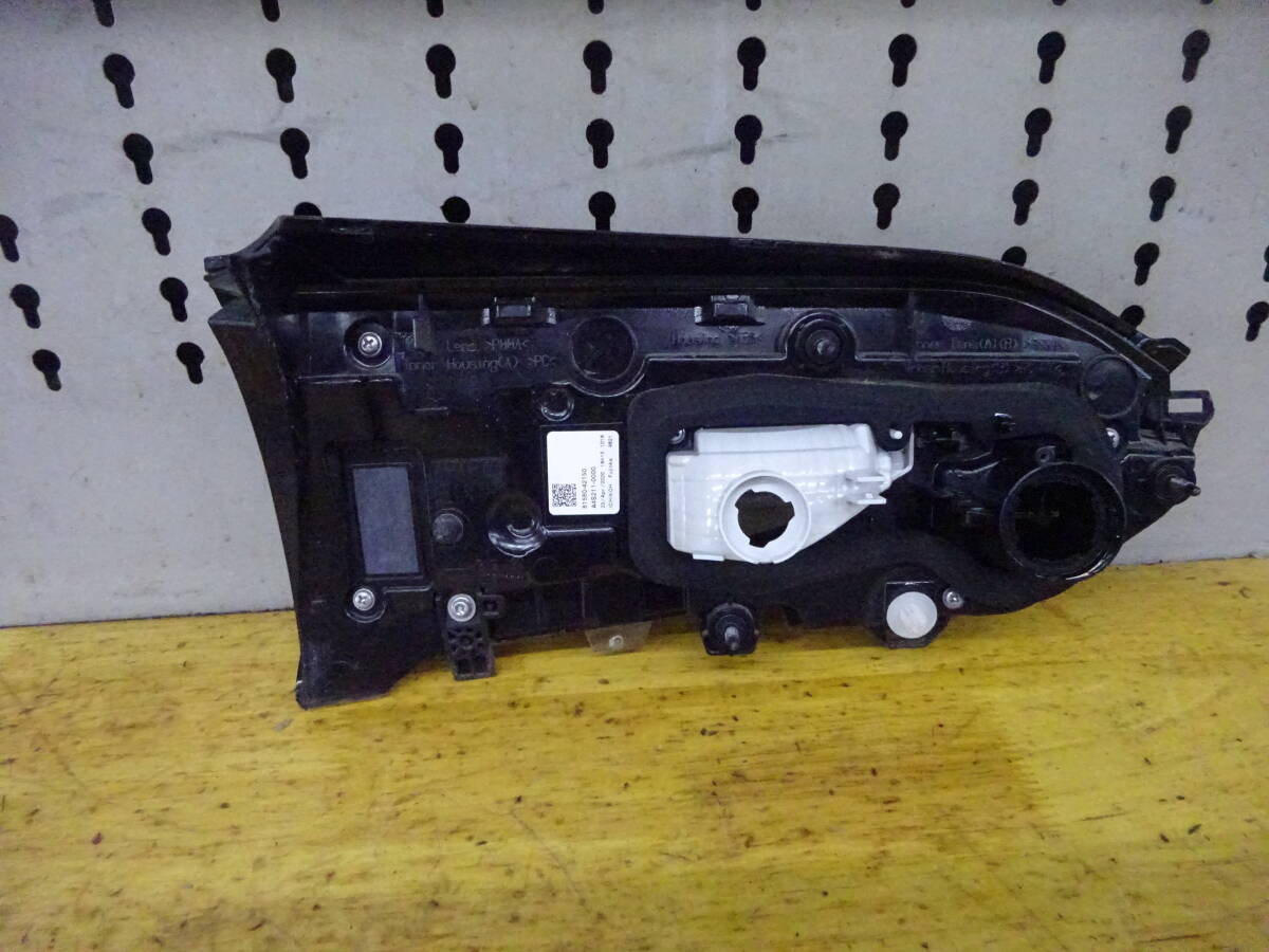 Toyota RAV4 50 Series Right Inner Tail Light 81580-42150 image 5