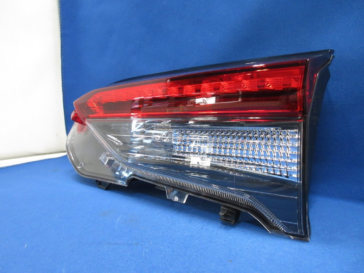 Toyota RAV4 50 Series Right Inner Tail Light 81580-42080 image 6