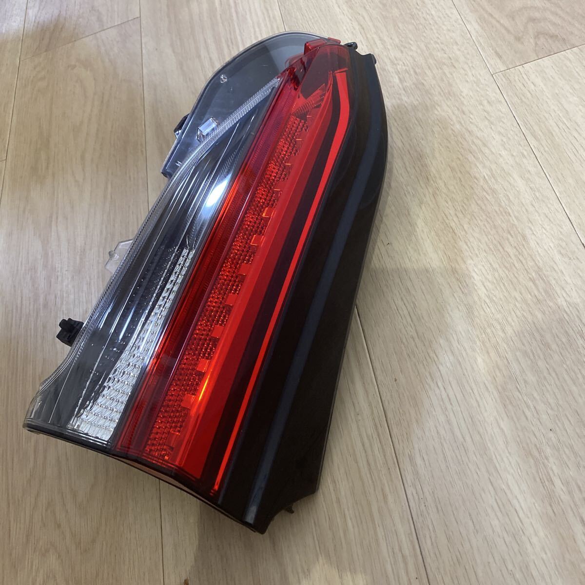 Toyota RAV4 50 Series Right Inner Tail Light ICHIKOH 42-98 image 5