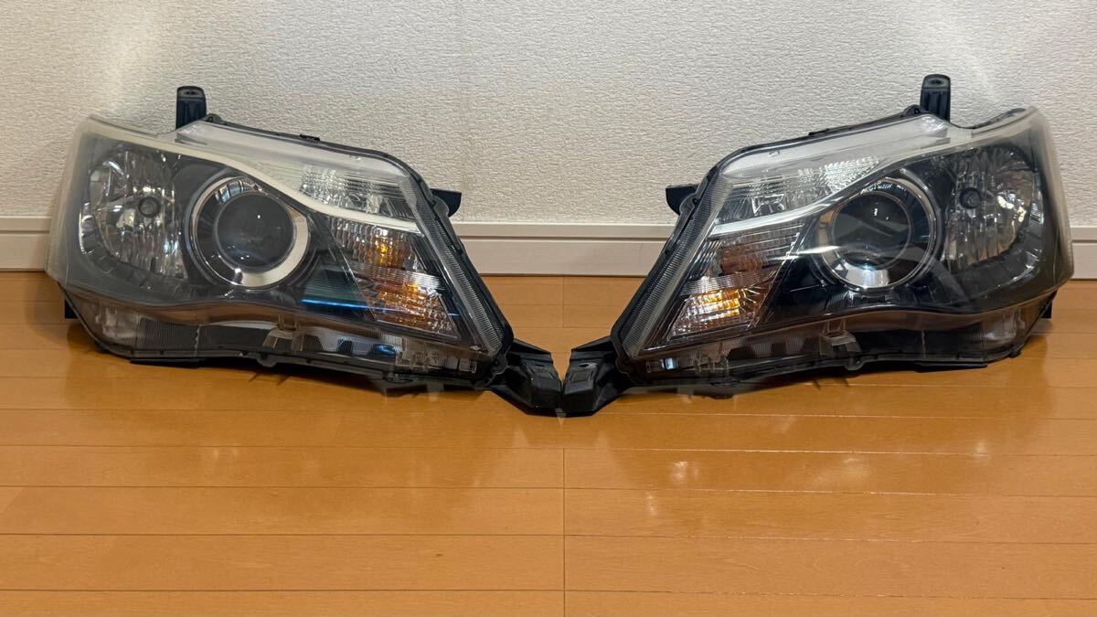 Toyota Corolla Fielder 160 Series HID Headlight Pair KOITO 12-582