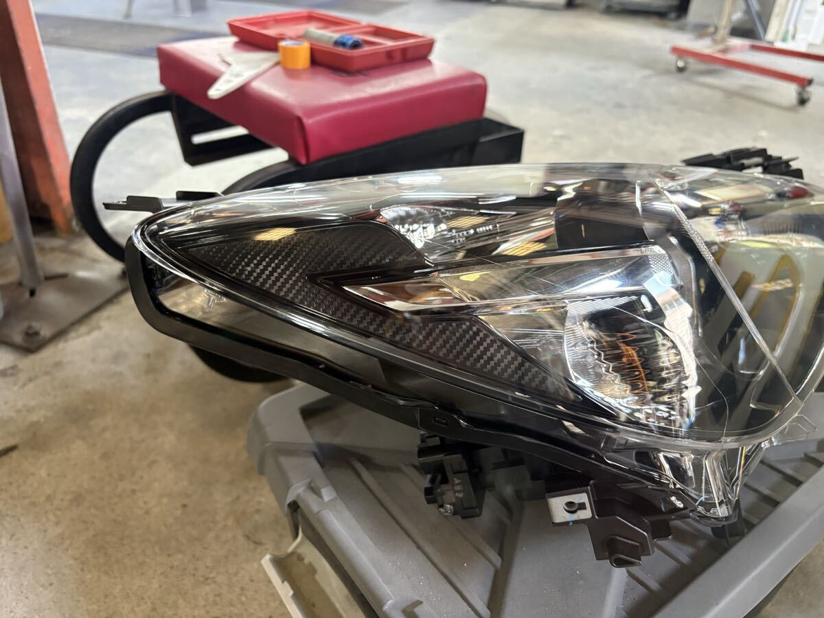 Mazda Demio DJ3FS / DJ5FS Right Headlight D09K-51-0K0D image 4