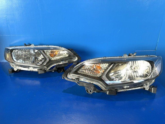 Honda Fit Hybrid GP5 / GP6 Mid-Generation Halogen Headlight Pair STANLEY W0349