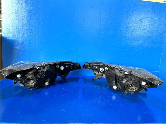 Honda Fit Hybrid GP5 / GP6 Mid-Generation Halogen Headlight Pair STANLEY W0349 image 2