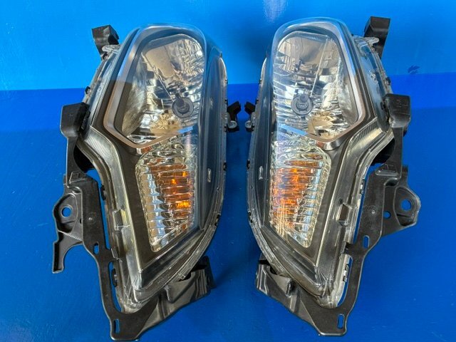 Honda Fit Hybrid GP5 / GP6 Mid-Generation Halogen Headlight Pair STANLEY W0349 image 5