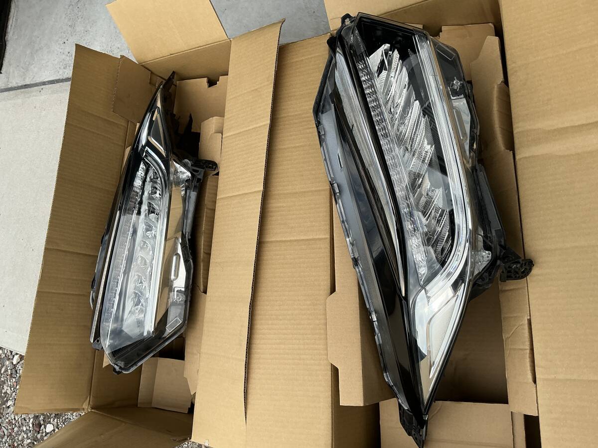 Honda Vezel RU1 / RU2 / RU3 / RU4 Post-Facelift LED Headlight Pair