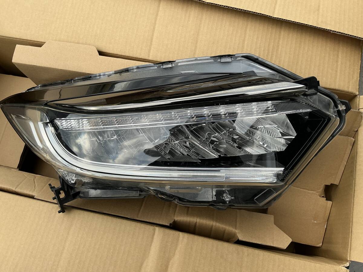Honda Vezel RU1 / RU2 / RU3 / RU4 Post-Facelift LED Headlight Pair image 2