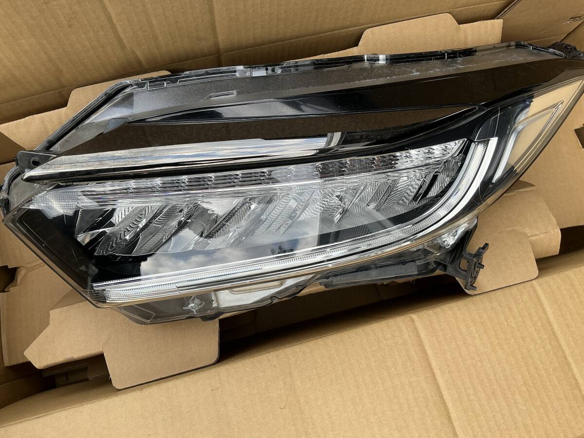 Honda Vezel RU1 / RU2 / RU3 / RU4 Post-Facelift LED Headlight Pair image 3