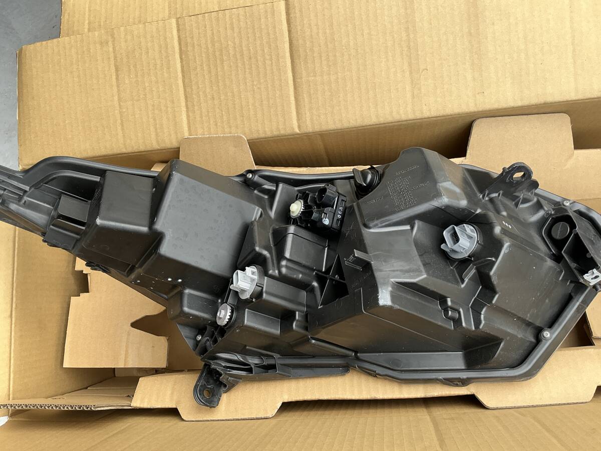 Honda Vezel RU1 / RU2 / RU3 / RU4 Post-Facelift LED Headlight Pair image 6