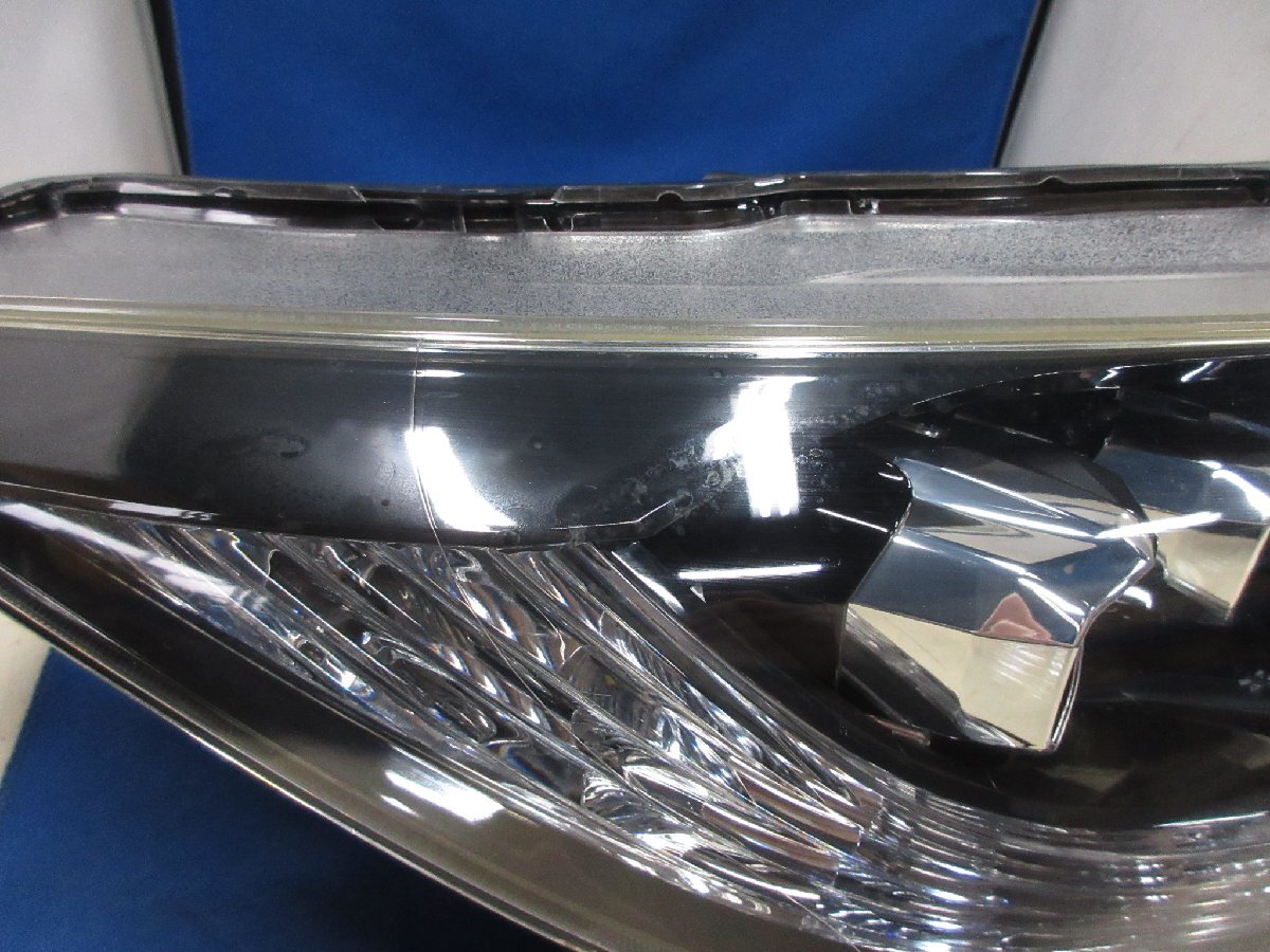 Honda Vezel RU3 / RU4 Pre-Facelift Right LED Headlight KOITO 100-62164 image 5
