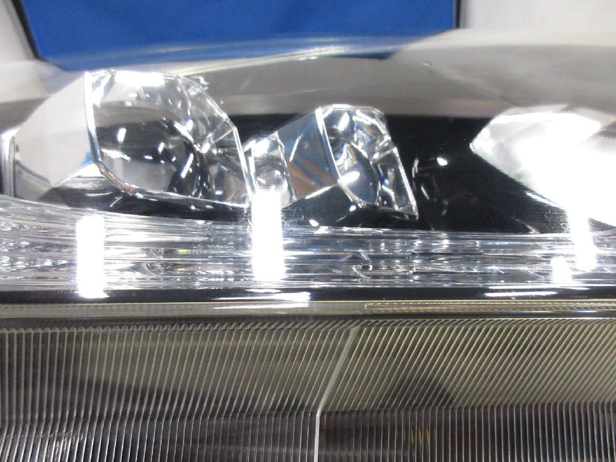 Honda Vezel RU3 / RU4 Pre-Facelift Right LED Headlight KOITO 100-62164 image 6
